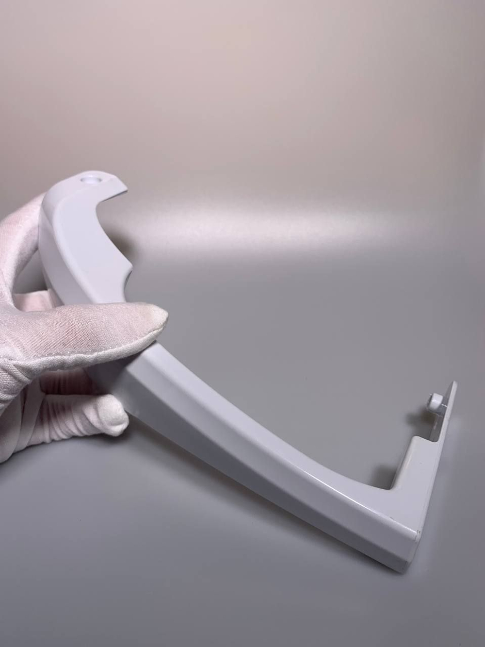 Ручки для холодильника Бирюса изогнутые цвет белый. комплект