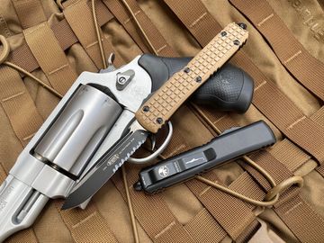 Автоматический нож Microtech MT_121-2FRGTTAS Ultratech S/E, рук-ть алюм./бежев. G10 Frag Patter, клинок 1/2 серрей