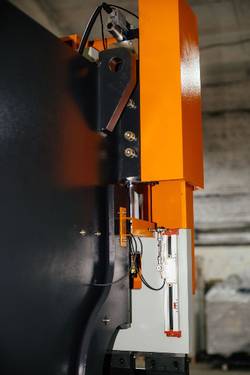 Гидравлический листогибочный пресс с ЧПУ B-Power P 40/2000