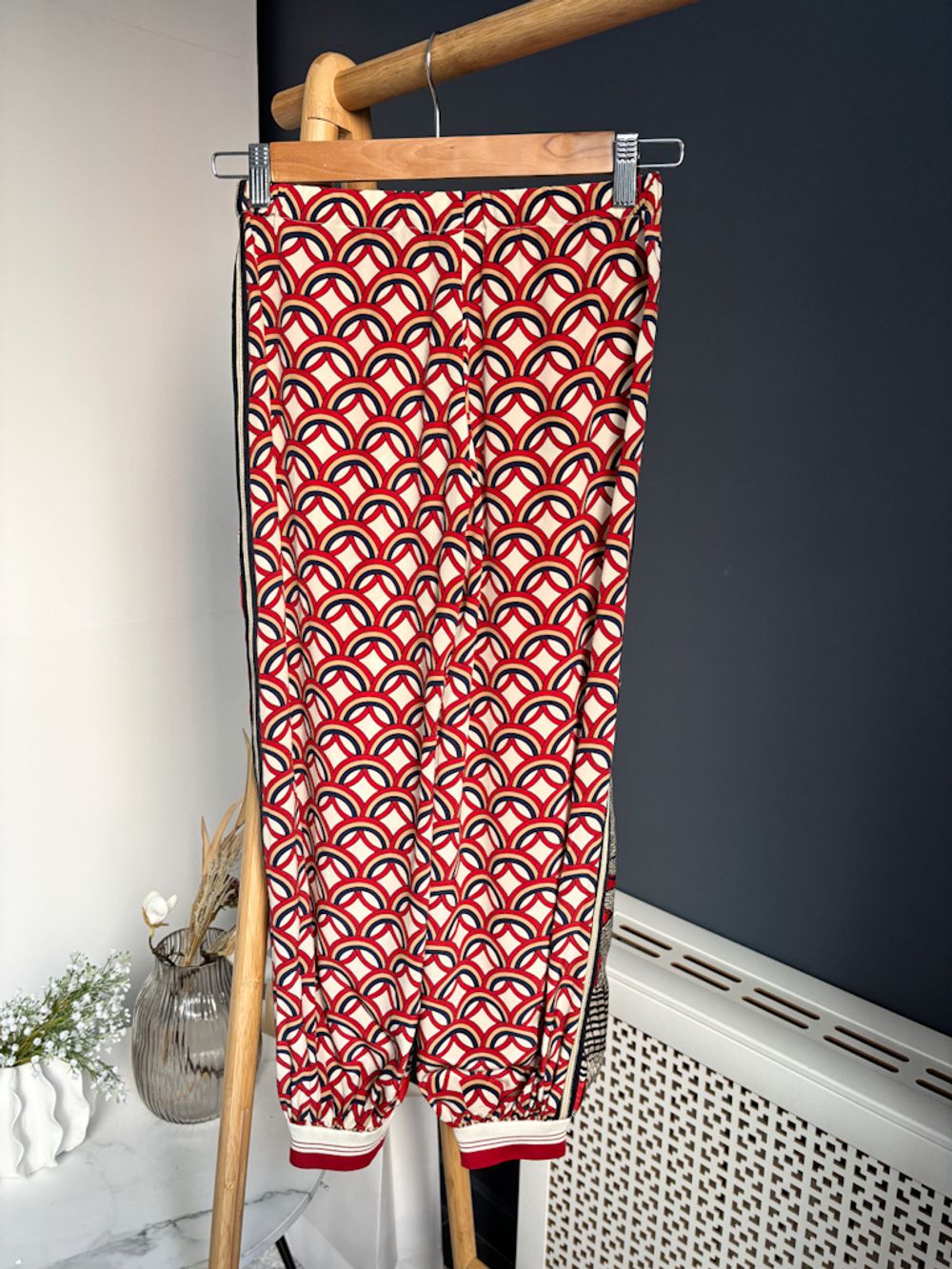 Шелковые брюки Gucci, 152