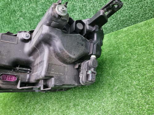 Фара правая Geely Coolray (2019-2024) LED