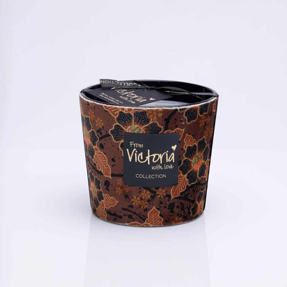 nan Свеча ароматическая Velvet margrite Victoria with Love Мультиколор
