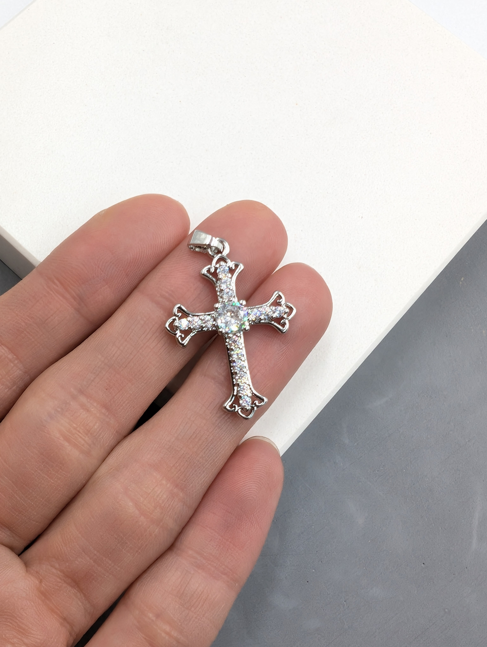 Подвеска крест с фианитами, 27*22мм