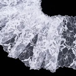 Вышивка на сетке белая 25 см