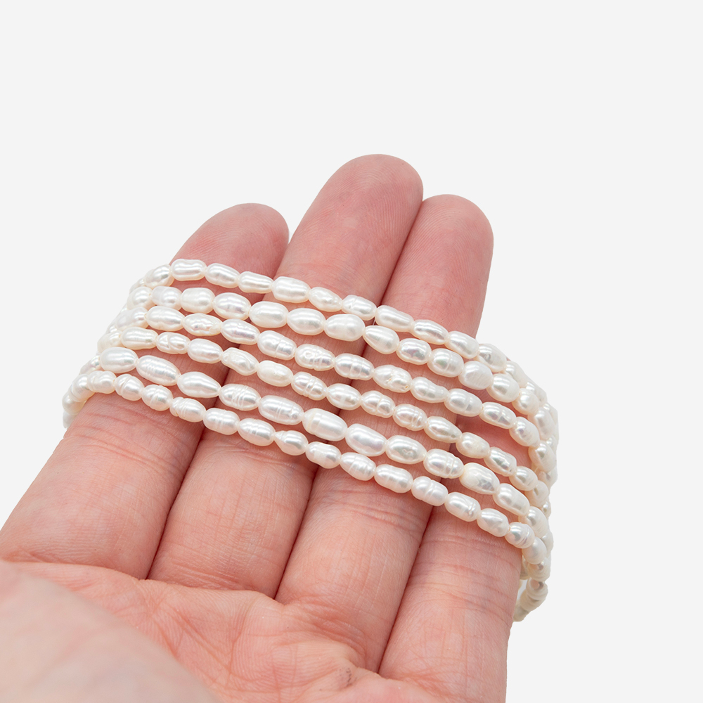 Жемчуг культивированный овальный, белый, 3*4-5мм