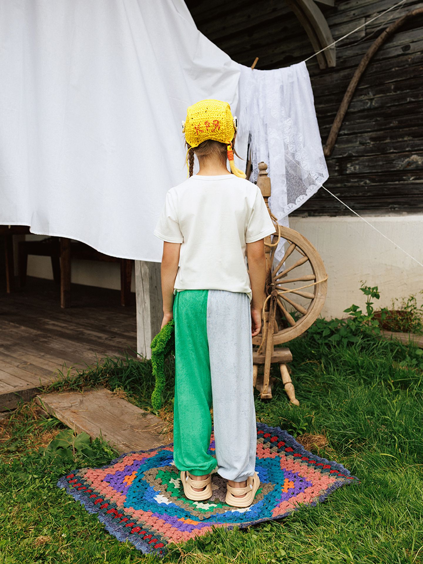 Футболка детская "Мурзилка с букетом" (W)