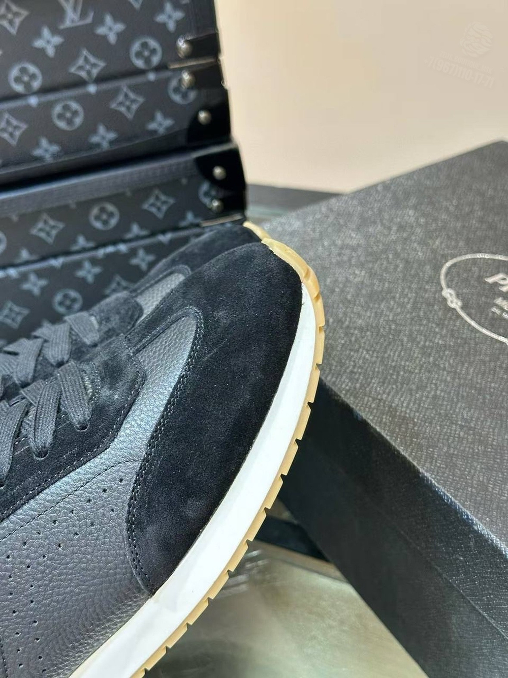 Кроссовки Prada