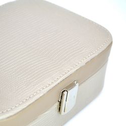 Компактная одноярусная шкатулка для хранения украшений ГЕННАДИЙ