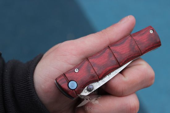 Складной нож Mcusta Take damascus vg10 blade Stamina wood handle MC-0075D c клинком из стали VG-10 San Mai (Laminated Stainlesss Damascus) рукоять дерево