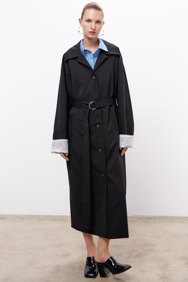 Легкое пальто из премиальной шерсти