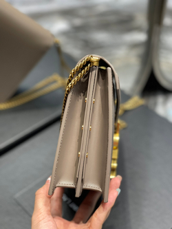 Saint Laurent Cassandra Medium 22 cm