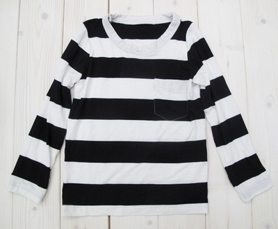 Лонгслив детский с широкими полосками и накладным карманом