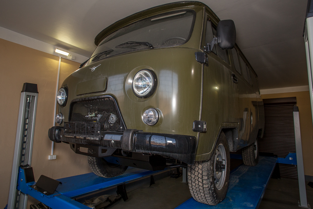 Площадка для скрытой установки лебёдки с защитой рулевых тяг УАЗ Буханка РИФ