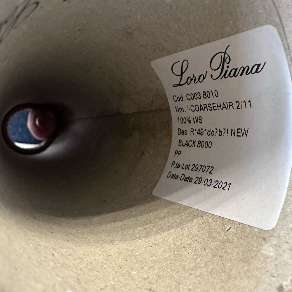 COARSEHAIR - Loro Piana; 100% кашемир; New Black 8000; 2/11 550м/100гр; цвет: черный. Есть бобинка 270гр