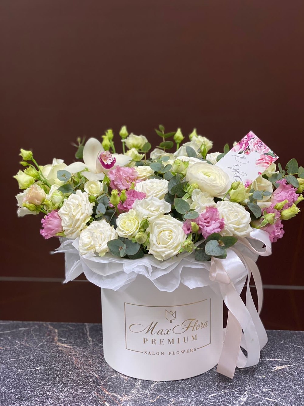 Букет в шляпной коробке М-54