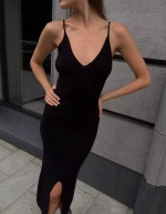 Трикотажное платье на пуговицах