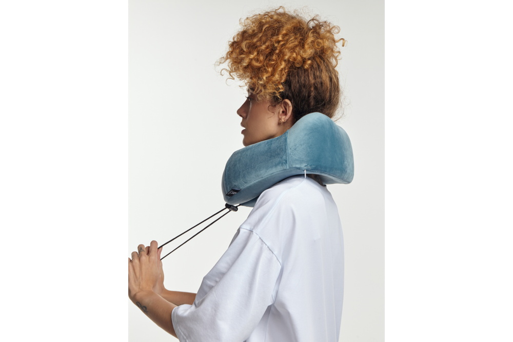 Подушка для путешествий RoadLike Travel Kit Velvet с эффектом памяти, голубой