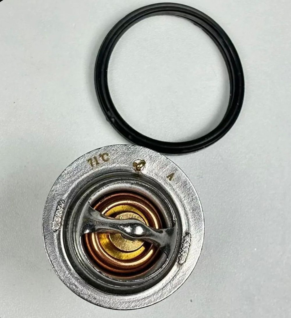 Термостат для двигателя Yanmar 4TNE84 / 4TNE88 / 4TNV84 / 4TNV88 / 129155-49801 / 129155-49800