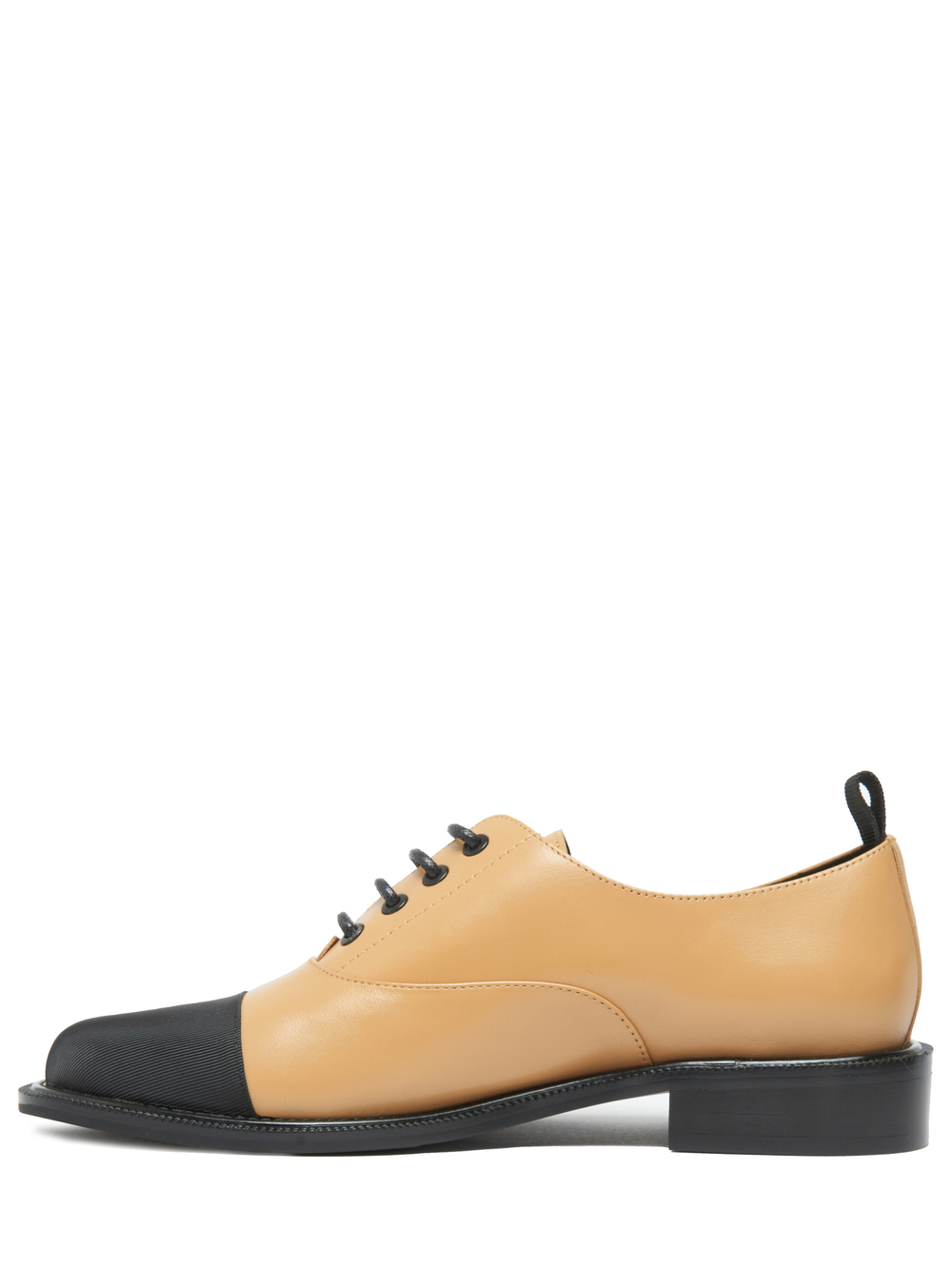 Женские комбинированные туфли бежевые с чёрной отделкой