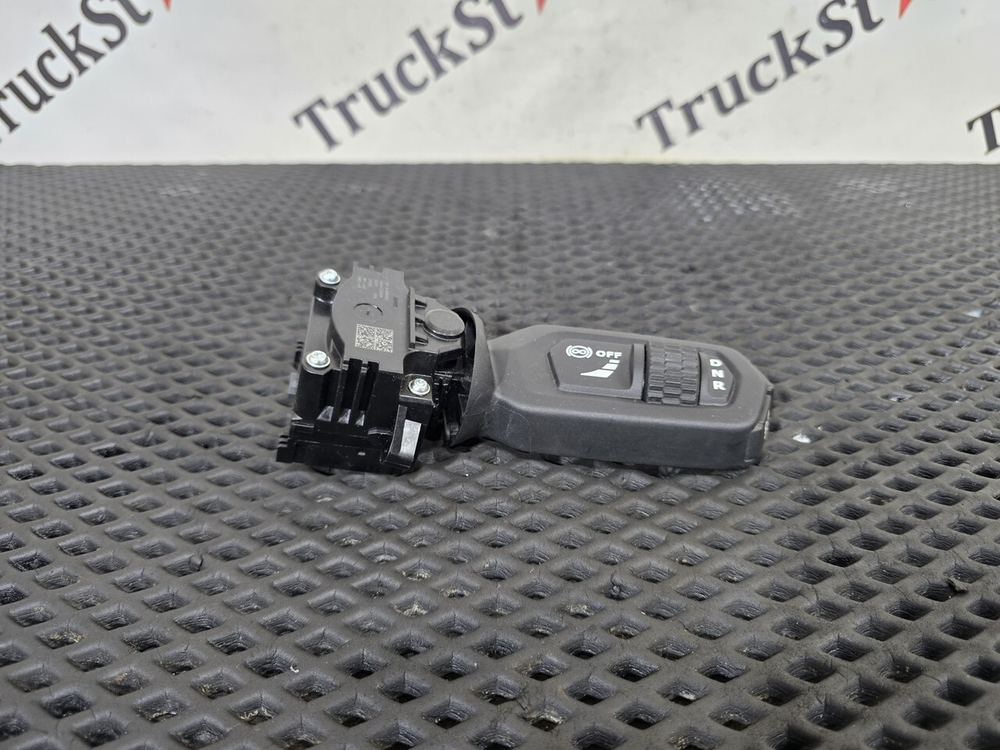 Переключатель подрулевой правый 2023г