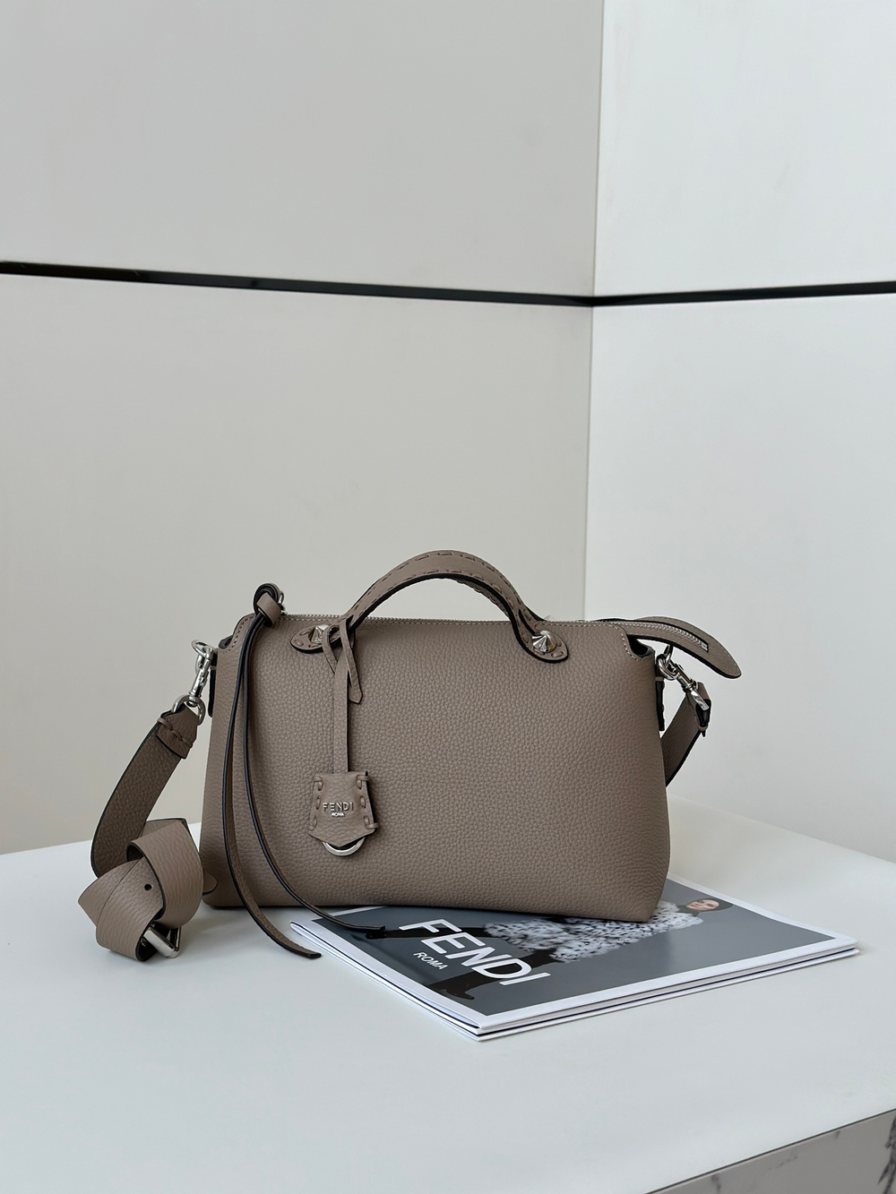 Fendi By The Way Selleria Medium 29 cm