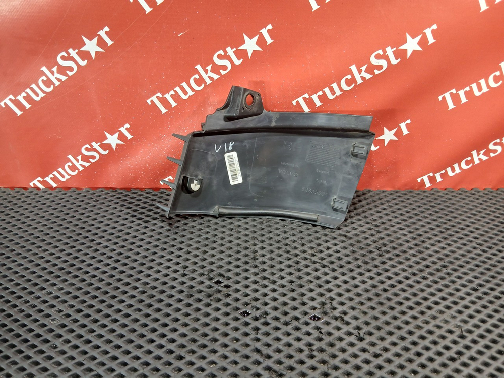 Накладка лобового стекла правая