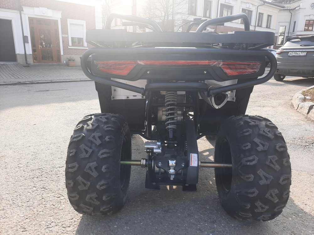 Квадроцикл бензиновый MOTAX GRIZLIK W200