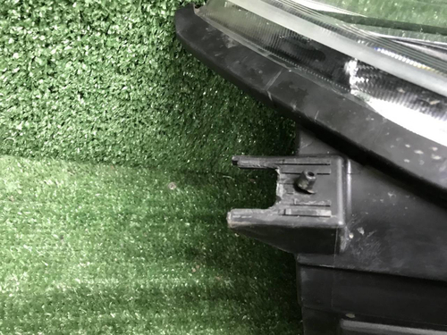 Фара правая Faw Besturn X80 (2018-2022) галоген