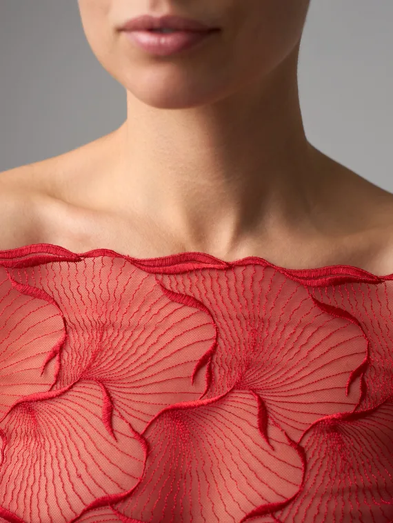 05-160 ОПТ Вышивка на неэл. сетке 24 см, красный 100