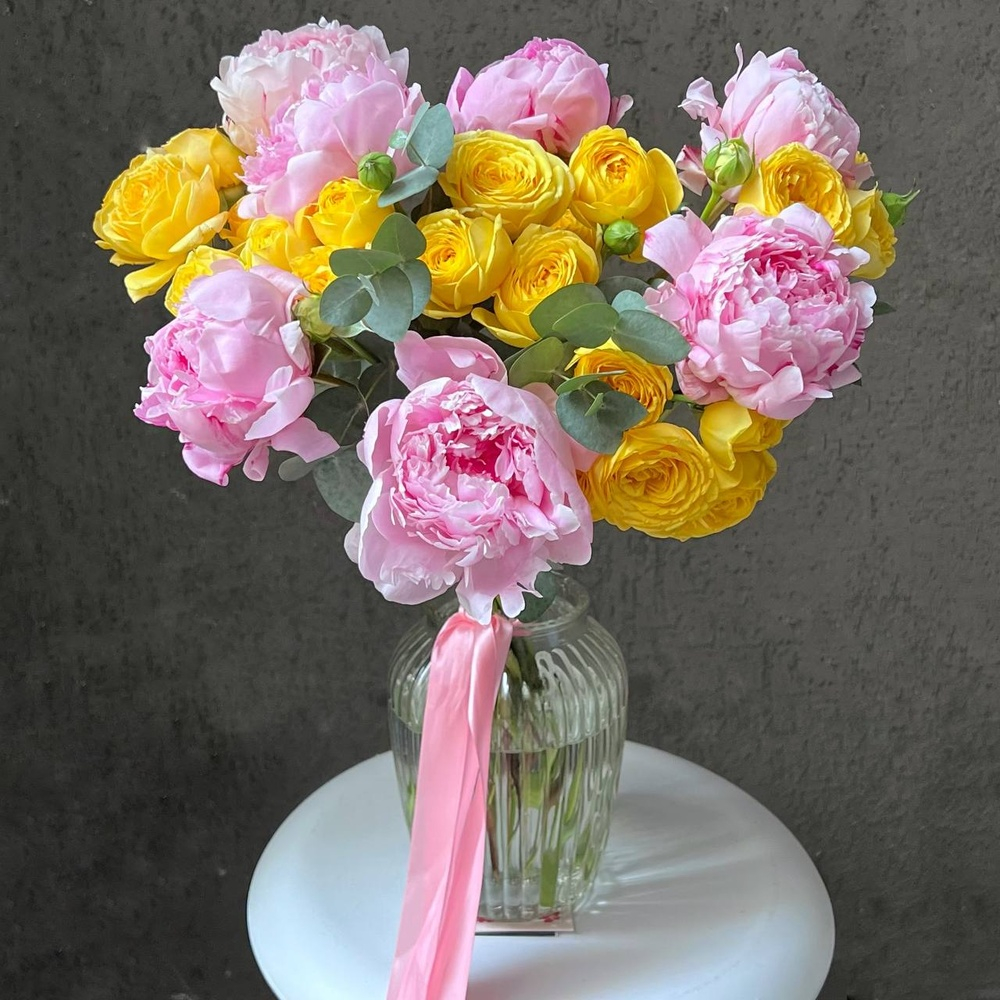 Авторский букет «Пинк-Спрингс» розовые пионы и кустовая роза/ Цветы/ букет от RoseMarkt