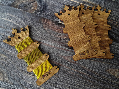 Тройная бобинка для мулине "Корона. Герцог Анжу"