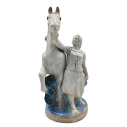 Бессарабова Н. И. Колхозница с конем. Керамика, роспись, позолота. Гжель, 1950