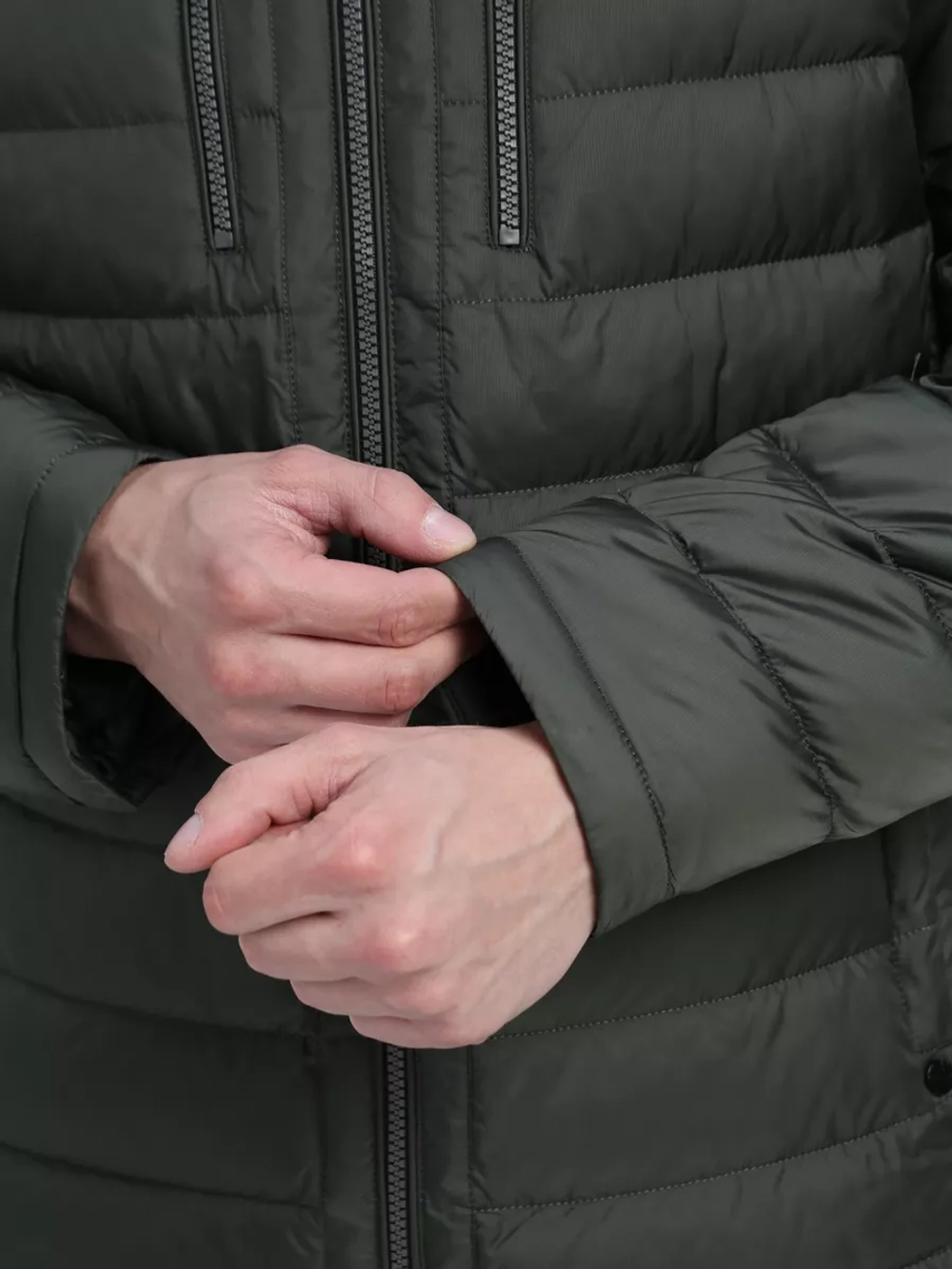 Куртка демисезонная с капюшоном