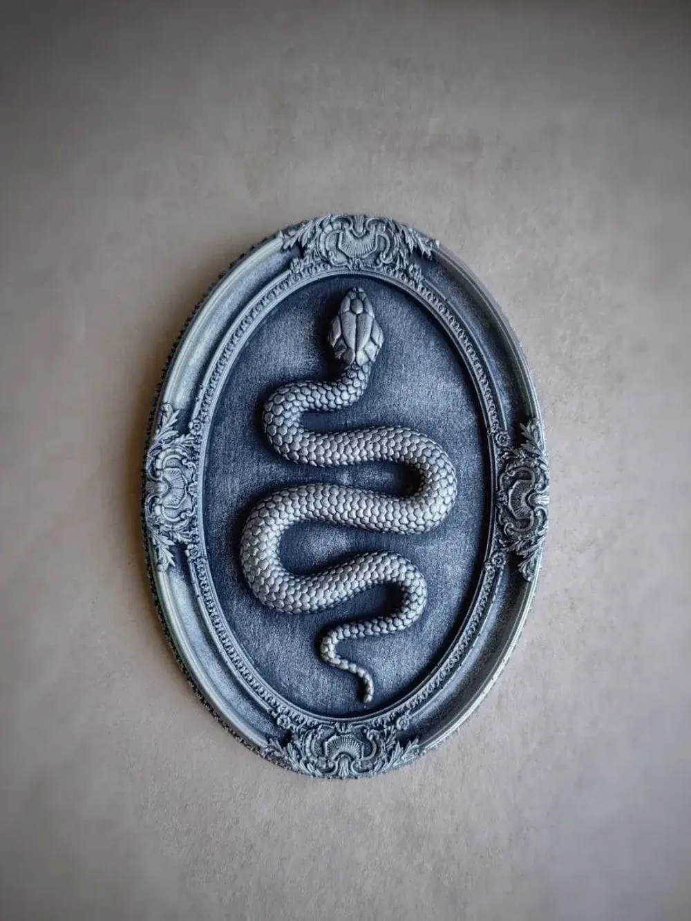 Барельеф на стену из гипса Змея