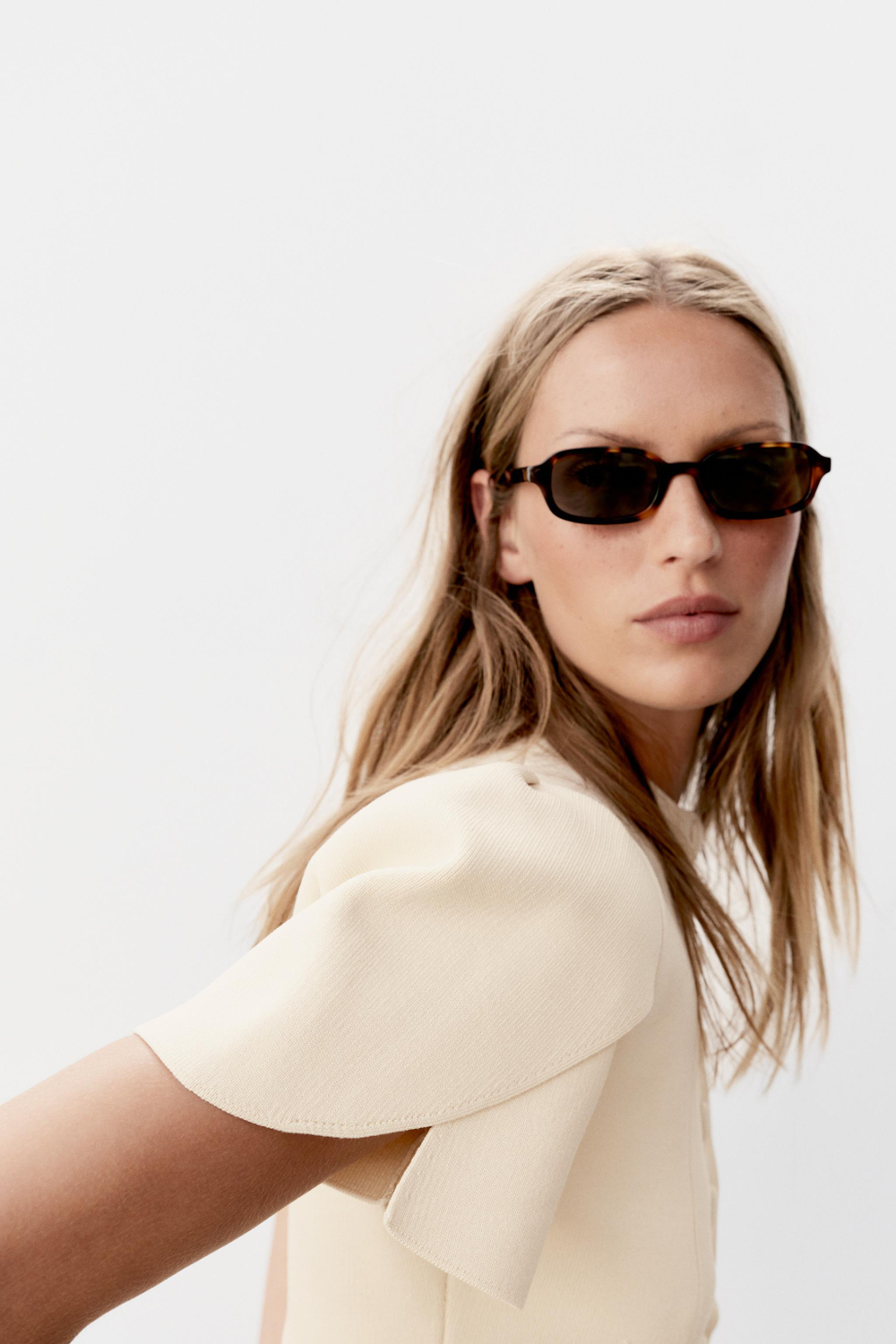 ZARA КАРДИГАН С ОБЪЕМНЫМИ РУКАВАМИ И РАЗРЕЗАМИ, ЭКРЮ