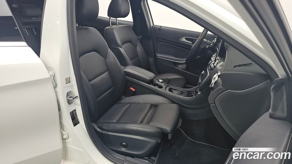 Mercedes-Benz GLA-Class X156 GLA220 Premium (08.2019)