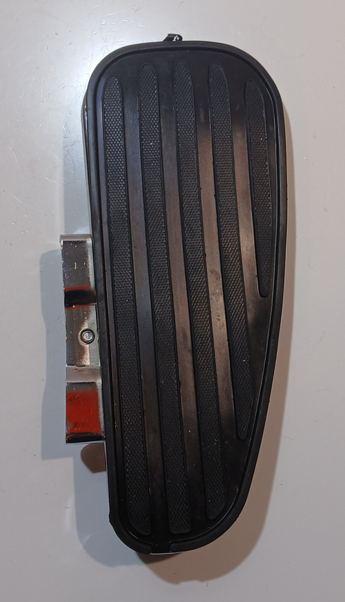 Подножка водителя правая мотоцикл Motoland WOLF 300