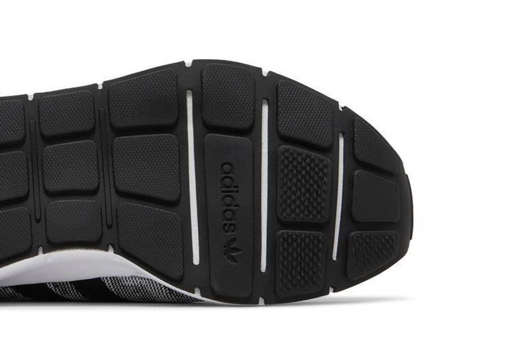 Кроссовки Adidas Originals Swift Run Shoes