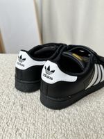 Новые кроссовки Adidas, 31