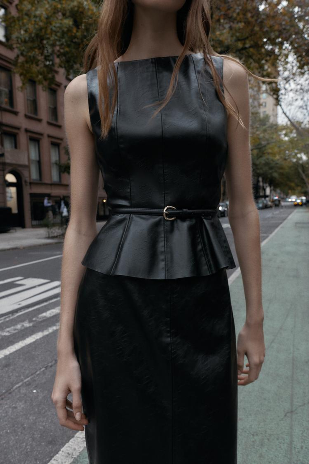 ZARA ТОП ИЗ ИСКУССТВЕННОЙ КОЖИ С РЕМНЕМ, ЧЕРНЫЙ