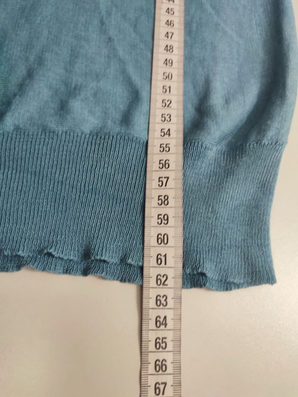 Джемпер модный с капюшоном  40 размер