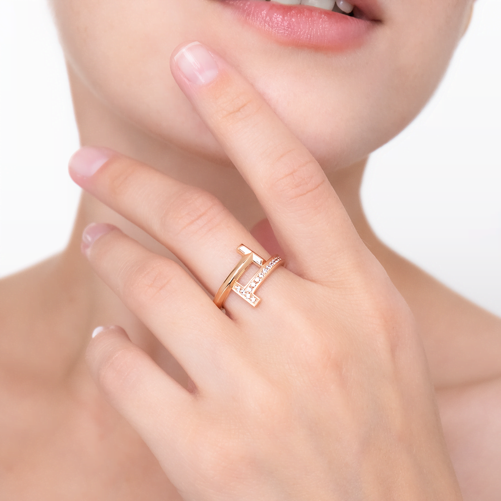 Кольцо из красного золота с фианитами