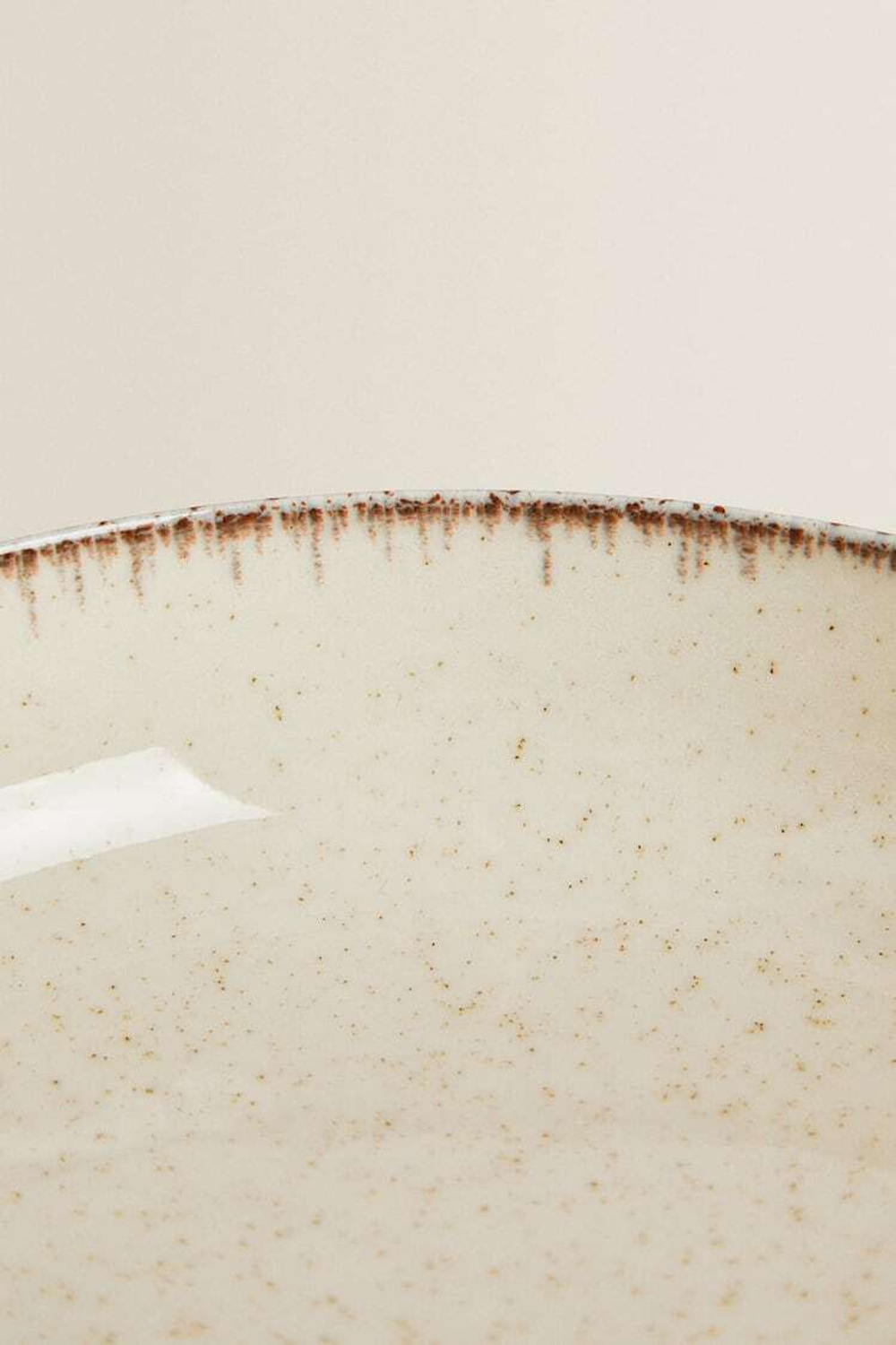 ZARA HOME ФАРФОРОВАЯ СУПОВАЯ ТАРЕЛКА С ОБОДКОМ ПОД СТАРИНУ, СВЕТЛО-БЕЖЕВЫЙ