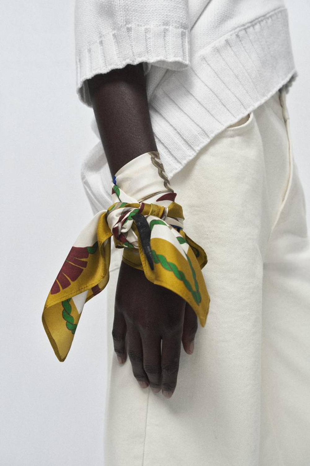 ZARA ПЛАТОК ИЗ 100% ШЕЛКА С ПРИНТОМ, ЭКРЮ