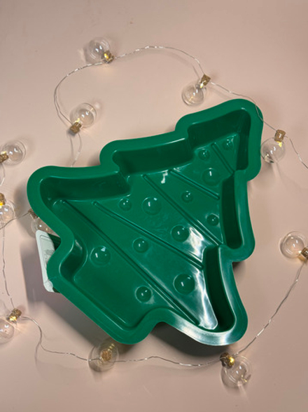 Форма силиконовая «Ёлочка с гирляндой», 27×25 см