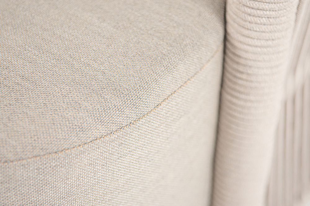 "Верона" кресло плетеное из роупа, каркас алюминий белый муар, роуп бежевый круглый, ткань бежевая 15052