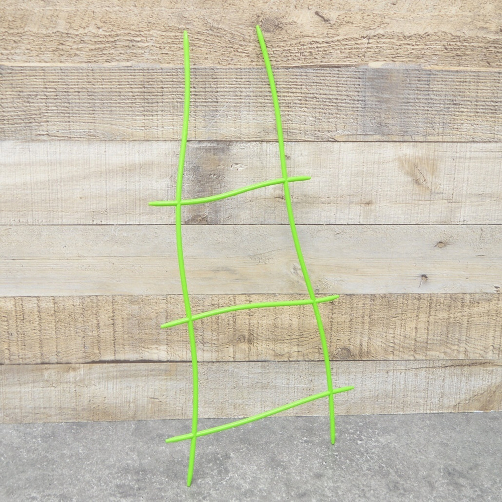 Опора для вьющихся цветов салатовая