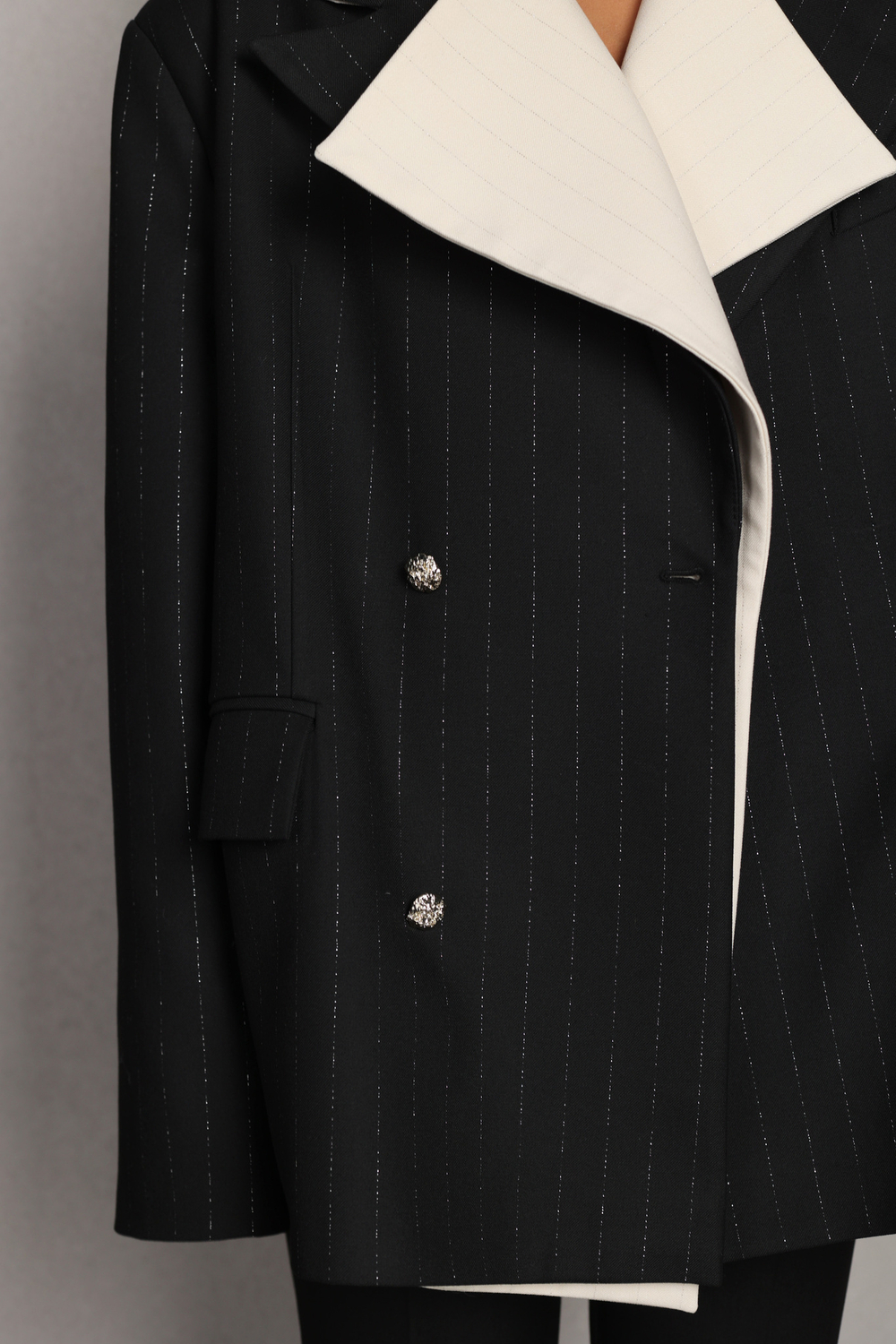 Жакет в полоску с двойным лацканом