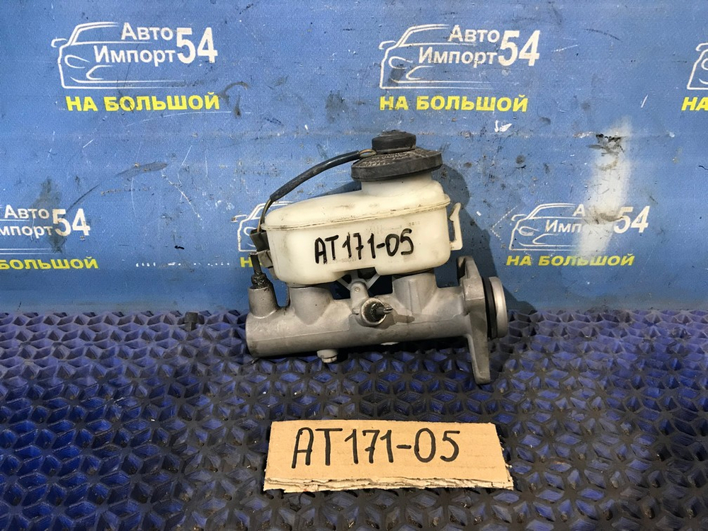 Главный тормозной цилиндр TOYOTA CARINA 1990