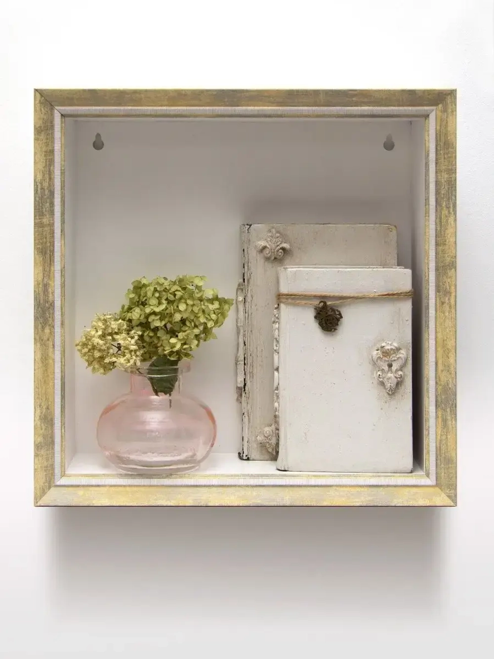 Полка настенная навесная